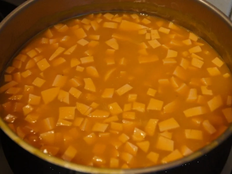 Kürbissuppe mit Ingwer und Schinkenfleischwurst - Rezept - Bild Nr. 3841