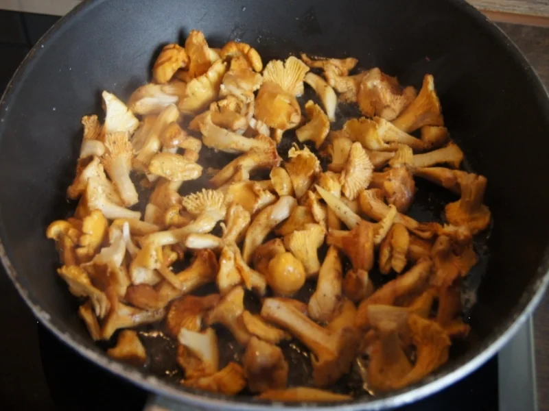 Rezept: Schnitzel mit Rahmpfifferlingen und Spätzle Bild Nr. 3826 Schnitzel mit Rahmpfifferlingen und Spätzle - Rezept - Bild Nr. 3826