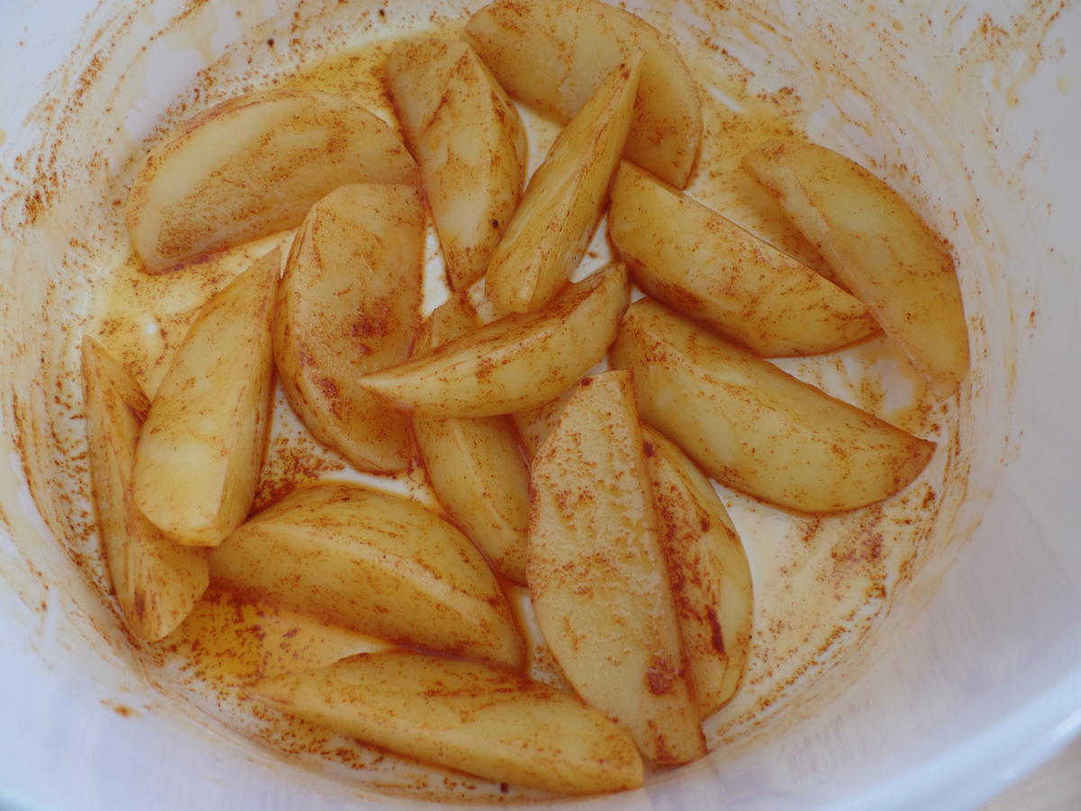 Tatarfrikadellen mit Kartoffelecken - Rezept - Bild Nr. 3832