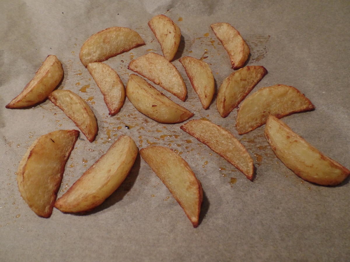 Tatarfrikadellen mit Kartoffelecken - Rezept - Bild Nr. 3834