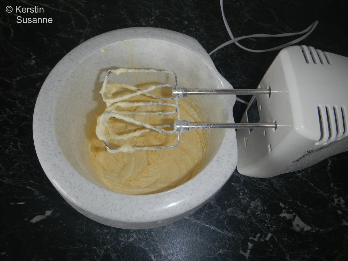 Rezept: Quark-Obst-Kuchen Bild Nr. 4 Quark-Obst-Kuchen - Rezept - Bild Nr. 4