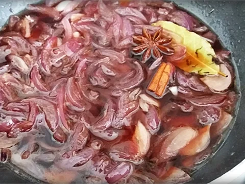 Zander auf Kartoffelbett mit Rotezwiebelmarmelade & Rucola-Pesto - Rezept - Bild Nr. 3830