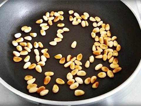 Zander auf Kartoffelbett mit Rotezwiebelmarmelade & Rucola-Pesto - Rezept - Bild Nr. 3833