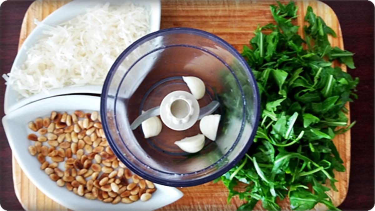 Zander auf Kartoffelbett mit Rotezwiebelmarmelade & Rucola-Pesto - Rezept - Bild Nr. 3834