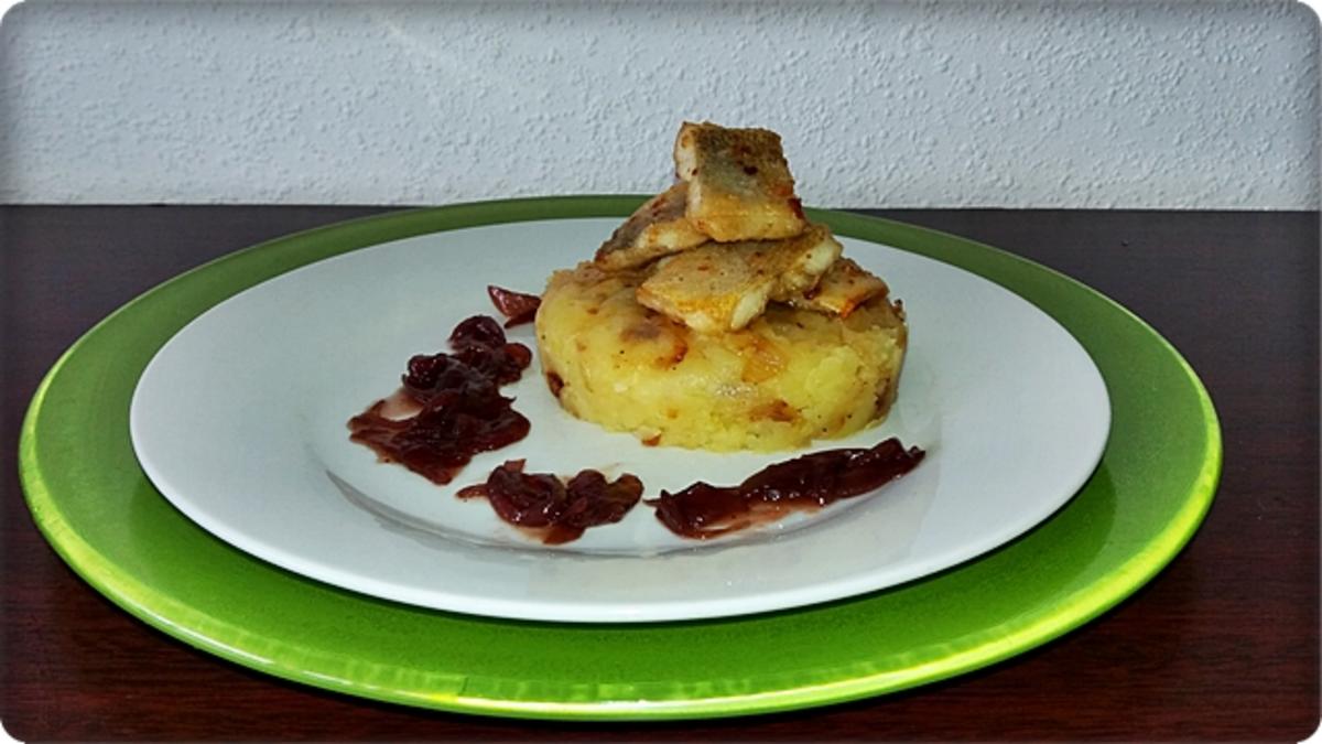 Zander auf Kartoffelbett mit Rotezwiebelmarmelade & Rucola-Pesto - Rezept - Bild Nr. 3841