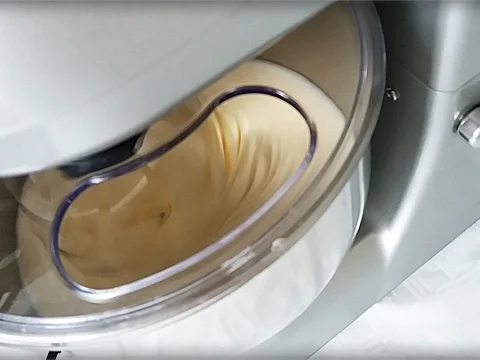 Rezept: Frankfurter-Kranz mit Deutscher Buttercreme Bild Nr. 3828 Frankfurter-Kranz mit Deutscher Buttercreme - Rezept - Bild Nr. 3828