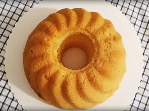 Rezept: Frankfurter-Kranz mit Deutscher Buttercreme Bild Nr. 3831 Frankfurter-Kranz mit Deutscher Buttercreme - Rezept - Bild Nr. 3831