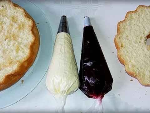 Rezept: Frankfurter-Kranz mit Deutscher Buttercreme Bild Nr. 3835 Frankfurter-Kranz mit Deutscher Buttercreme - Rezept - Bild Nr. 3835