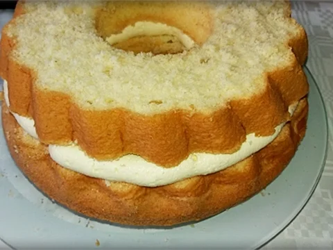 Rezept: Frankfurter-Kranz mit Deutscher Buttercreme Bild Nr. 3839 Frankfurter-Kranz mit Deutscher Buttercreme - Rezept - Bild Nr. 3839