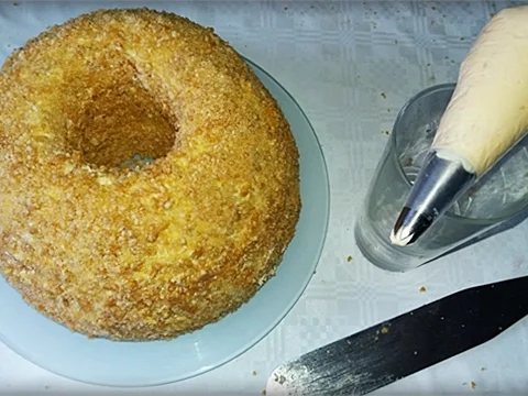 Rezept: Frankfurter-Kranz mit Deutscher Buttercreme Bild Nr. 3844 Frankfurter-Kranz mit Deutscher Buttercreme - Rezept - Bild Nr. 3844