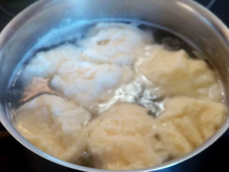 Rezept: Quarkklößchen mit brauner Zimtbutter ... Bild Nr. 3830 Quarkklößchen mit brauner Zimtbutter ... - Rezept - Bild Nr. 3830