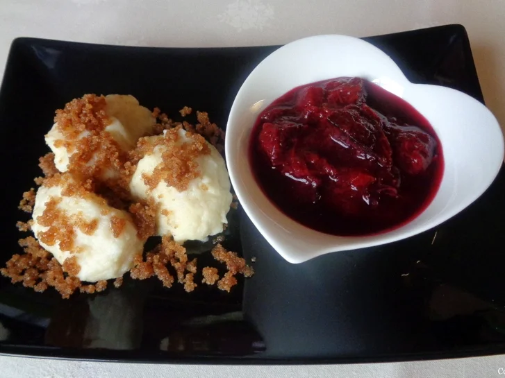 Rezept: Quarkklößchen mit brauner Zimtbutter ... Bild Nr. 3834 Quarkklößchen mit brauner Zimtbutter ... - Rezept - Bild Nr. 3834