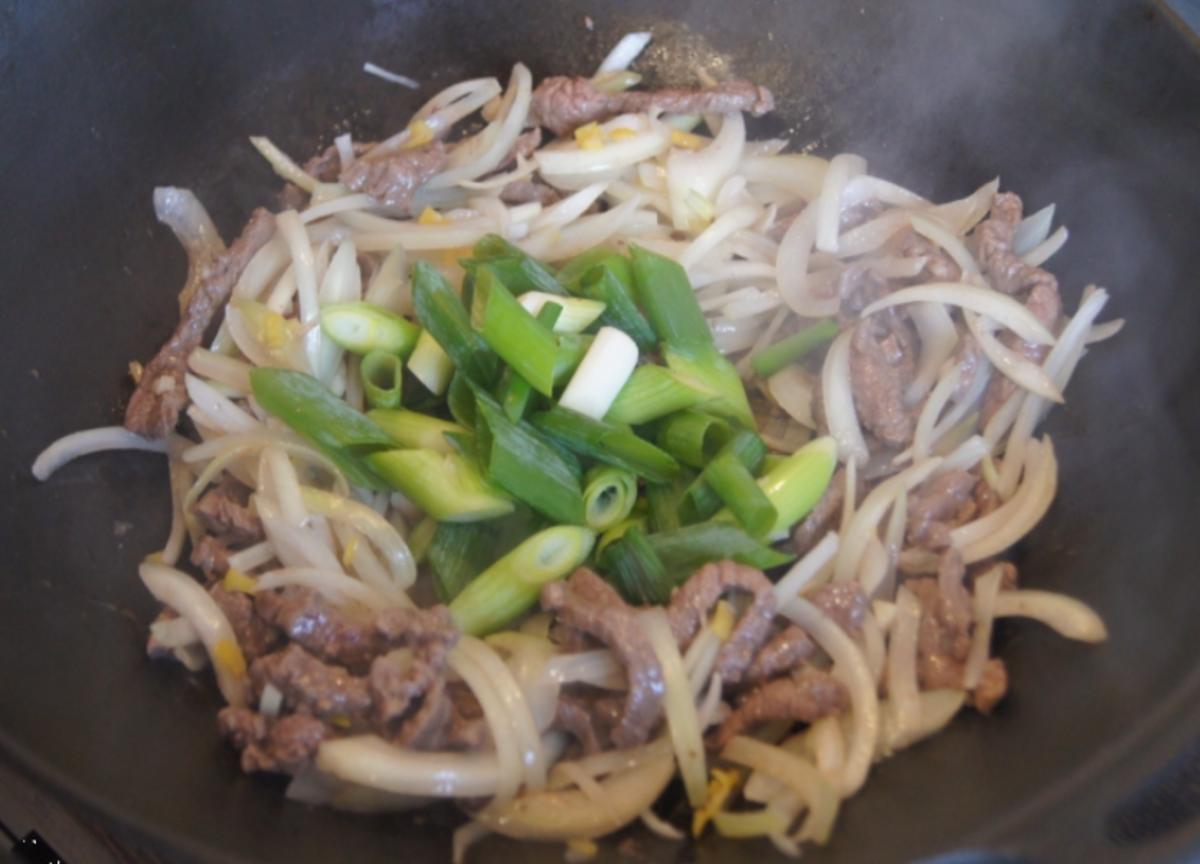 Rindfleisch mit Champignons und Zwiebeln in Austersauce mit Basmatireis - Rezept - Bild Nr. 3830