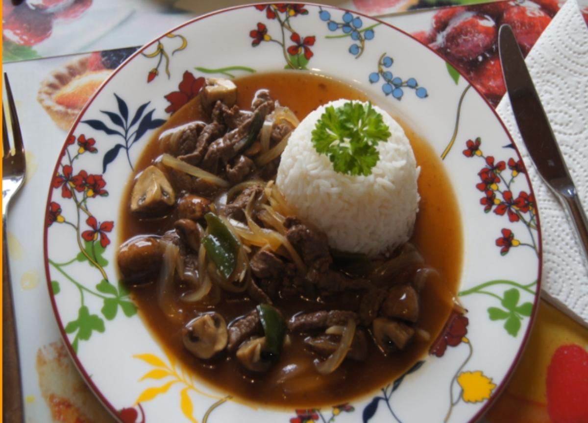 Kalbsgeschnetzeltes mit Champignons - Rezept - kochbar.de