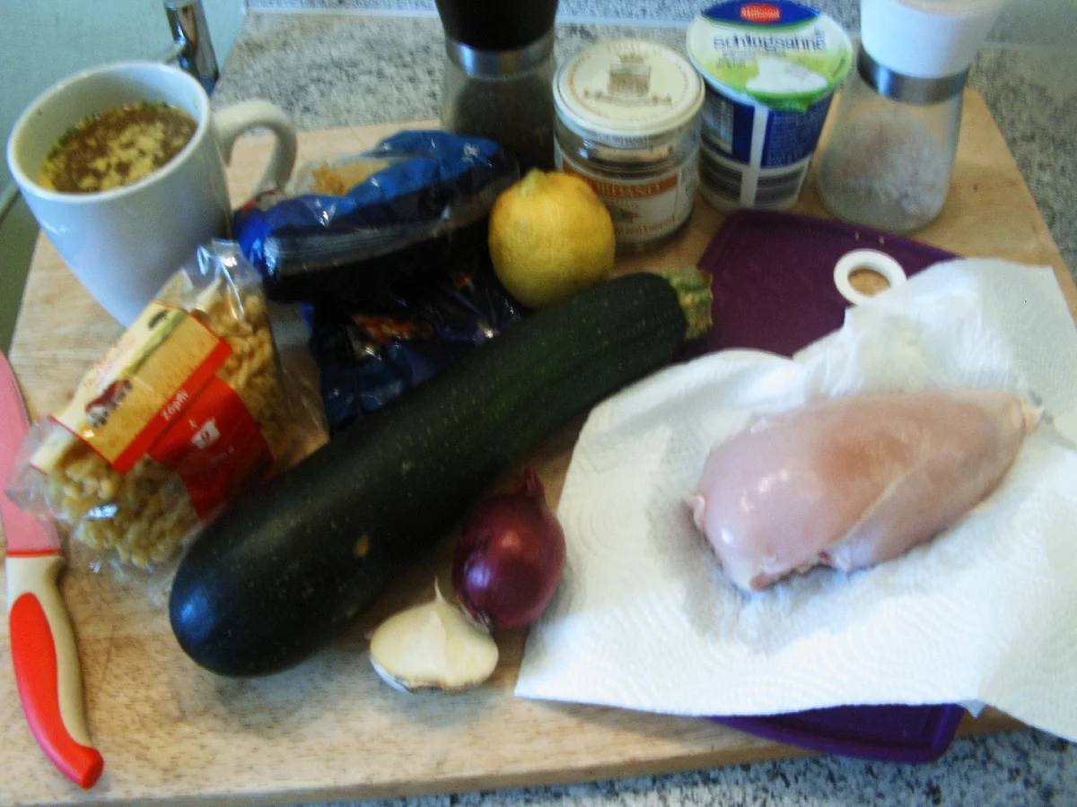 Rezept: Zucchini-Nudeltopf Bild Nr. 3 Zucchini-Nudeltopf - Rezept - Bild Nr. 3