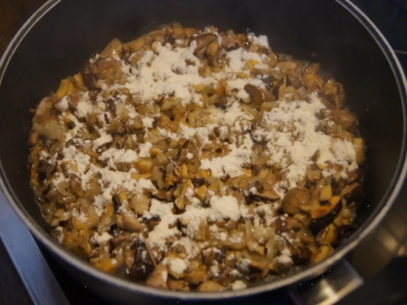 Waldpilzsuppe mit Petersilienkartoffeln - Rezept - Bild Nr. 3831