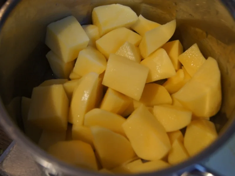 Waldpilzsuppe mit Petersilienkartoffeln - Rezept - Bild Nr. 3835