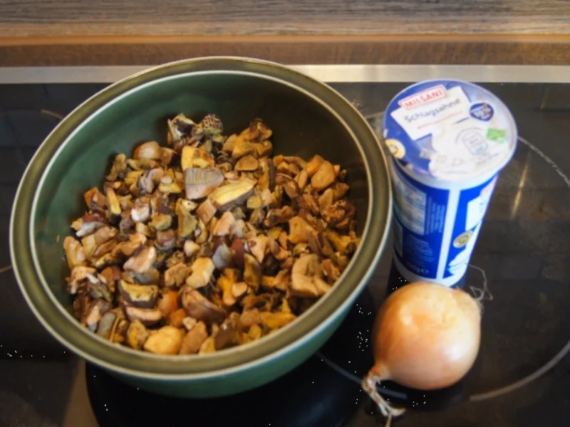 Waldpilzsuppe mit Petersilienkartoffeln - Rezept - Bild Nr. 3840