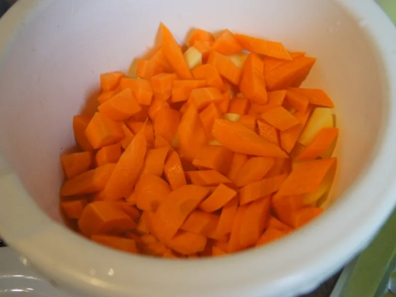 Rezept: Kartoffelsuppe mit frischen Waldpilzen Bild Nr. 3833 Kartoffelsuppe mit frischen Waldpilzen - Rezept - Bild Nr. 3833