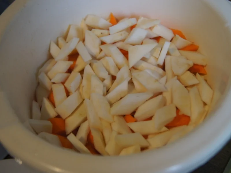 Rezept: Kartoffelsuppe mit frischen Waldpilzen Bild Nr. 3834 Kartoffelsuppe mit frischen Waldpilzen - Rezept - Bild Nr. 3834