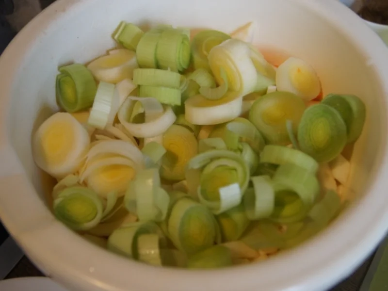 Rezept: Kartoffelsuppe mit frischen Waldpilzen Bild Nr. 3835 Kartoffelsuppe mit frischen Waldpilzen - Rezept - Bild Nr. 3835