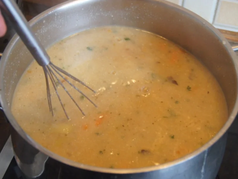 Rezept: Kartoffelsuppe mit frischen Waldpilzen Bild Nr. 3848 Kartoffelsuppe mit frischen Waldpilzen - Rezept - Bild Nr. 3848