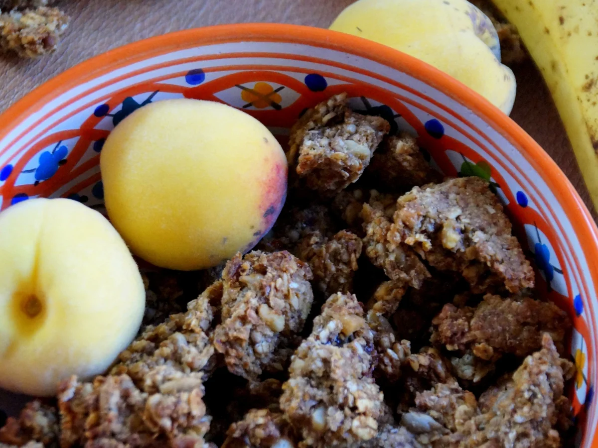 Frühstück - Bananen-Aprikosen-Granola - Knuspermüsli - Rezept - Bild Nr. 3940
