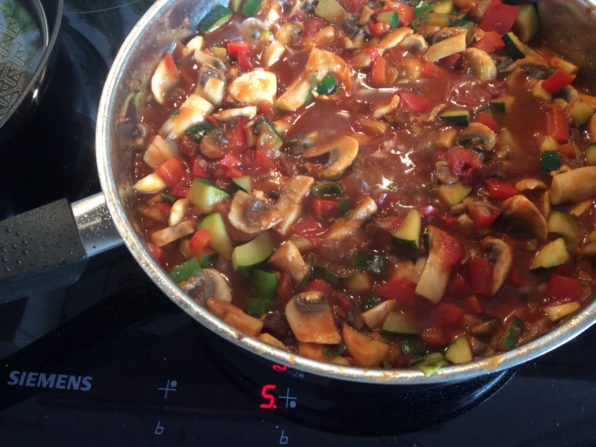 Rezept: Mie Goreng Nudeln mit Chili und Gemüsemix Bild Nr. 3849 Mie Goreng Nudeln mit Chili und Gemüsemix - Rezept - Bild Nr. 3849