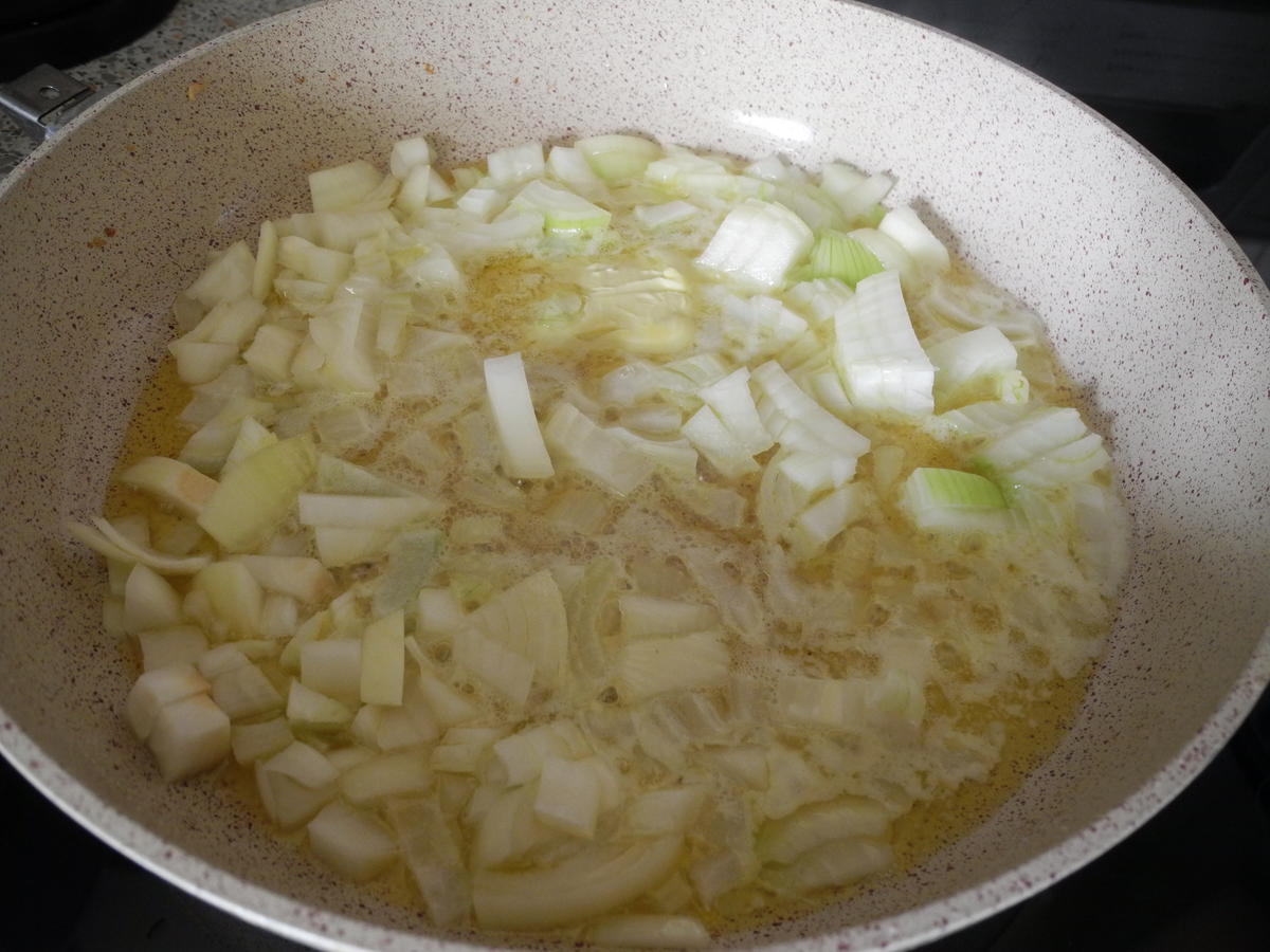 Zwiebelspinat mit Kartoffeln und Brateiern - Rezept - Bild Nr. 4344