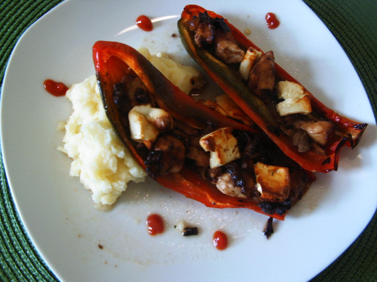 Spitzpaprika gefüllt mit Hähnchen -Champignons - Rezept - Bild Nr. 3851