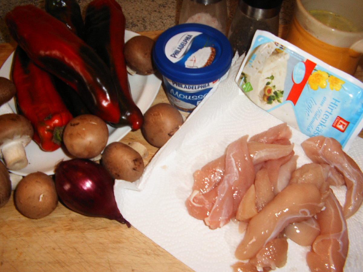 Spitzpaprika gefüllt mit Hähnchen -Champignons - Rezept - Bild Nr. 3852