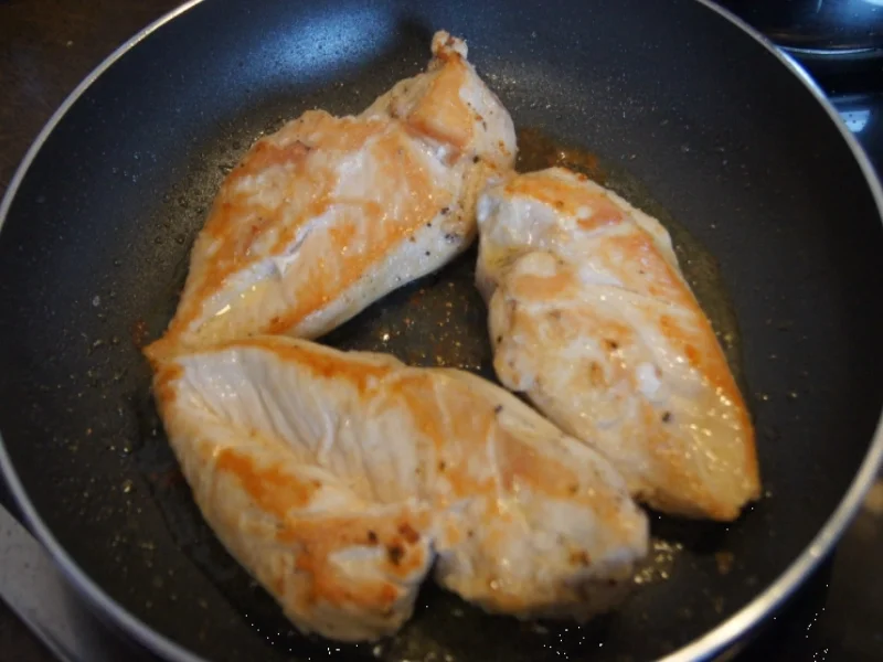 Hähnchenbrustfilet-Pie mit frischen gemischten Waldpilzen - Rezept - Bild Nr. 3855