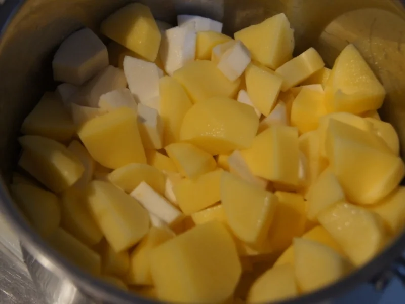 Hähnchenbrustfilet-Pie mit frischen gemischten Waldpilzen - Rezept - Bild Nr. 3857