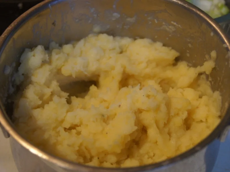 Hähnchenbrustfilet-Pie mit frischen gemischten Waldpilzen - Rezept - Bild Nr. 3859