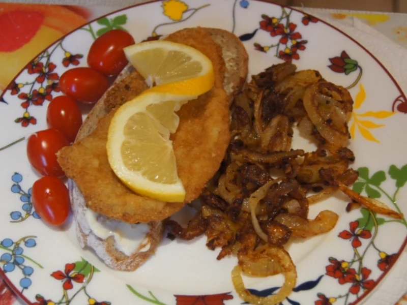 Wiener-Schnitzel vom Schwein mit Röstzwiebeln - Rezept - Bild Nr. 2