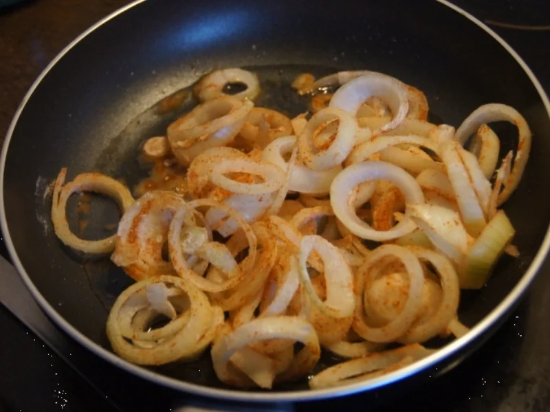 Wiener-Schnitzel vom Schwein mit Röstzwiebeln - Rezept - Bild Nr. 4
