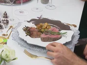 Rinderfilet niedergegart an Pfifferling-Weißweinsoße mit gebackenen Rosmarinkartoffeln - Rezept - Bild Nr. 2