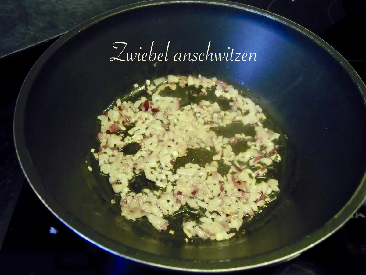 Rezept: rotes Kürbis Kokos Süppchen Bild Nr. 3874 rotes Kürbis Kokos Süppchen - Rezept - Bild Nr. 3874