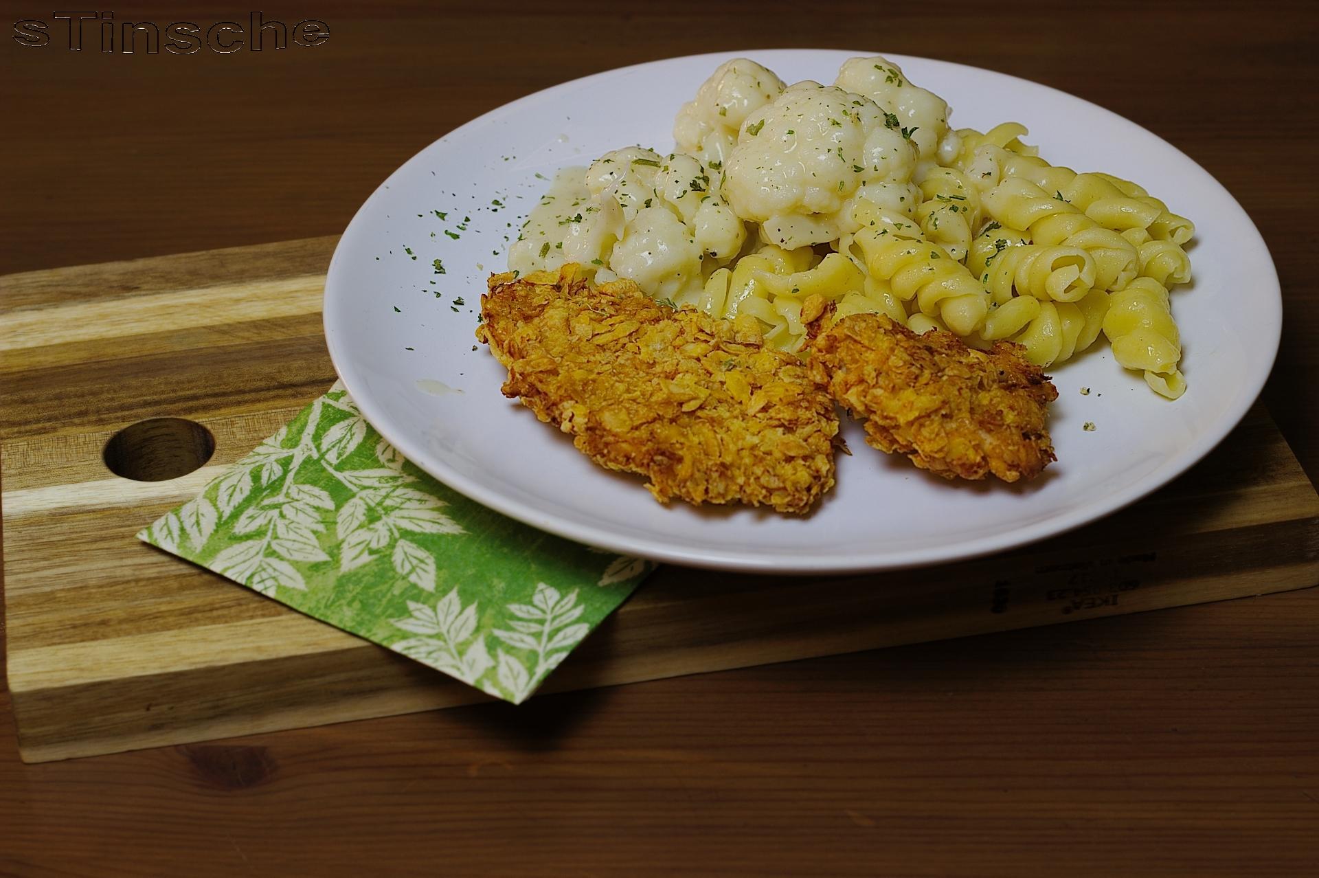 Bilder für Knusperschnitzel aus dem Backofen mit Blumenkohl & Nudeln - Rezept