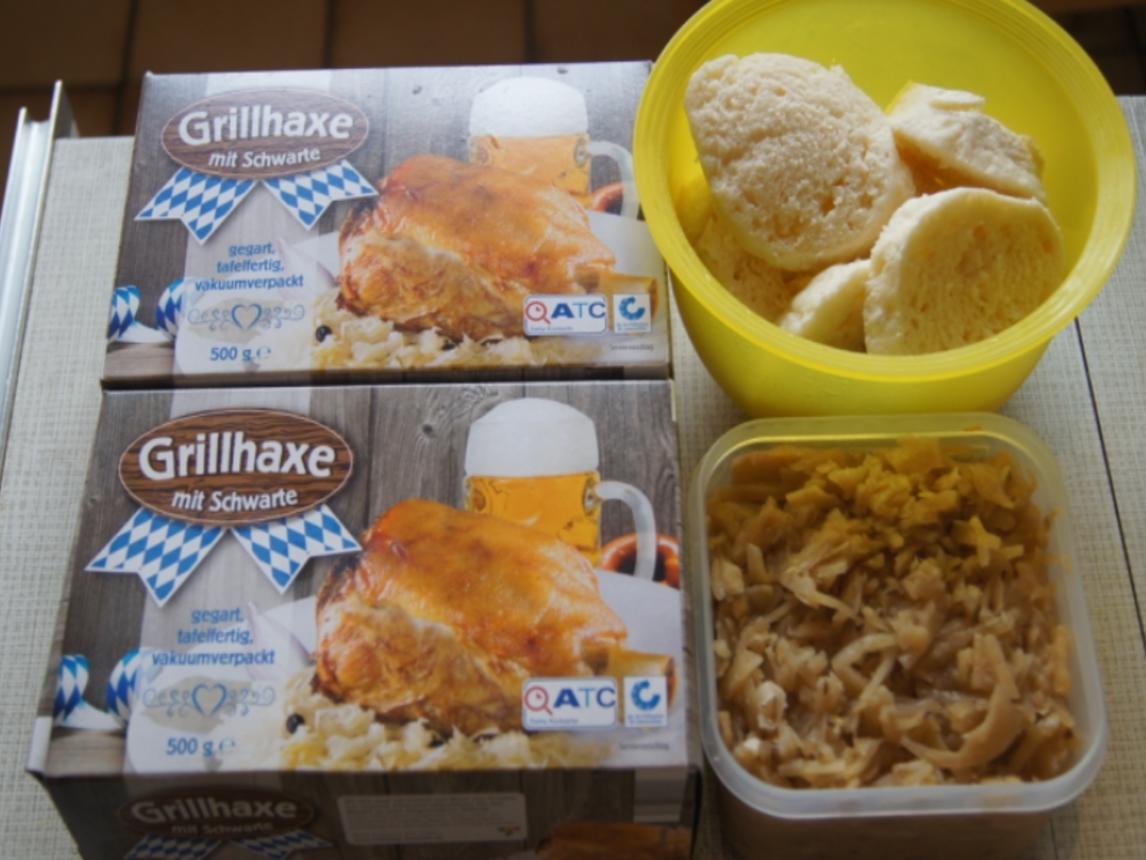 Grillhaxe mit tschechischen Kraut und Knödeln Rezept kochbar.de