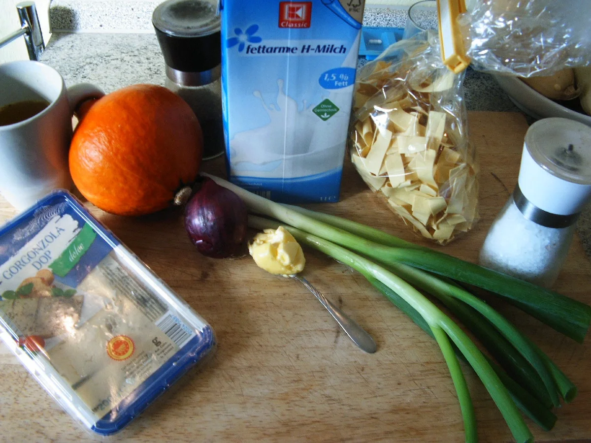 Rezept: Kürbisgemüse mit Bandnudeln Bild Nr. 3878 Kürbisgemüse mit Bandnudeln - Rezept - Bild Nr. 3878