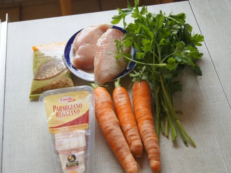 Rezept: Hähnchenbrustfilet mit Pesto-Möhrenblüten Bild Nr. 3910 Hähnchenbrustfilet mit Pesto-Möhrenblüten - Rezept - Bild Nr. 3910