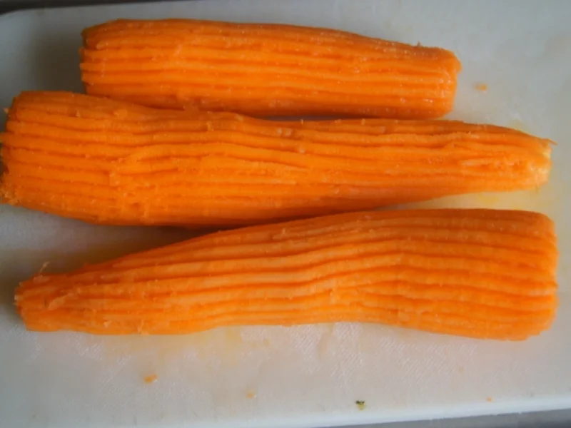 Rezept: Hähnchenbrustfilet mit Pesto-Möhrenblüten Bild Nr. 3915 Hähnchenbrustfilet mit Pesto-Möhrenblüten - Rezept - Bild Nr. 3915