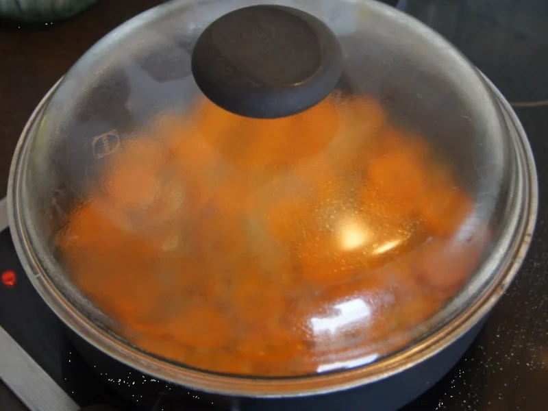 Rezept: Hähnchenbrustfilet mit Pesto-Möhrenblüten Bild Nr. 3919 Hähnchenbrustfilet mit Pesto-Möhrenblüten - Rezept - Bild Nr. 3919