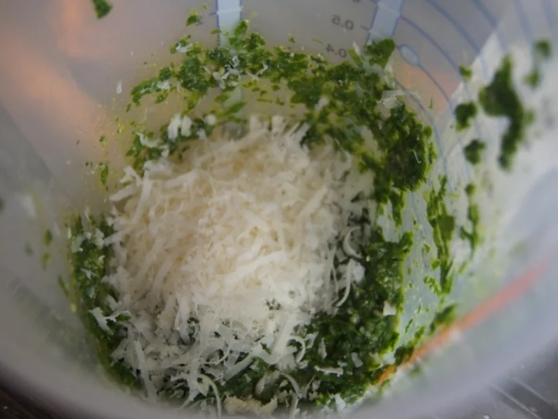 Rezept: Hähnchenbrustfilet mit Pesto-Möhrenblüten Bild Nr. 3920 Hähnchenbrustfilet mit Pesto-Möhrenblüten - Rezept - Bild Nr. 3920