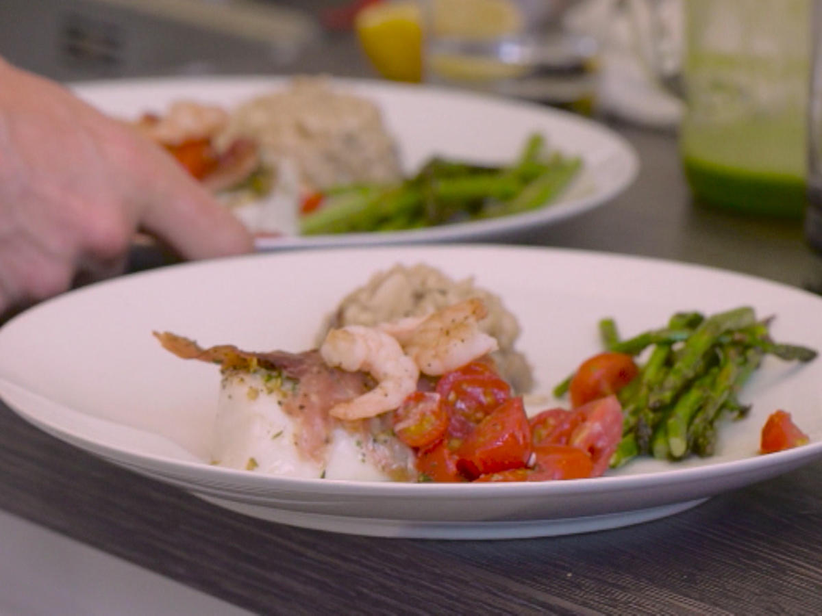 Kabeljau mit Kirschtomaten, Spargel &amp; Pilz-Risotto - Rezept - kochbar.de
