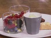 Rezept: Was Schokoladiges, was Knuspriges, was Frisches, was Cremiges, was Fruchtiges Bild Nr. 2 Was Schokoladiges, was Knuspriges, was Frisches, was Cremiges, was Fruchtiges - Rezept - Bild Nr. 2