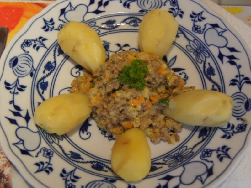 Flickerklops mit Pellkartoffeln - Rezept - Bild Nr. 3913