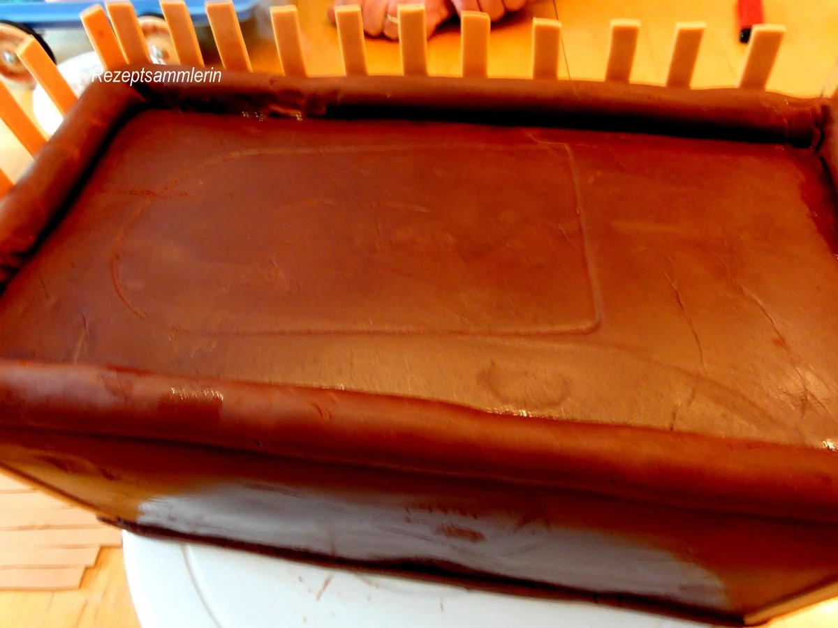 Rezept: FONDANT: 3D ~ Torte " HERBSTANFANG " Bild Nr. 3921 FONDANT: 3D ~ Torte " HERBSTANFANG " - Rezept - Bild Nr. 3921