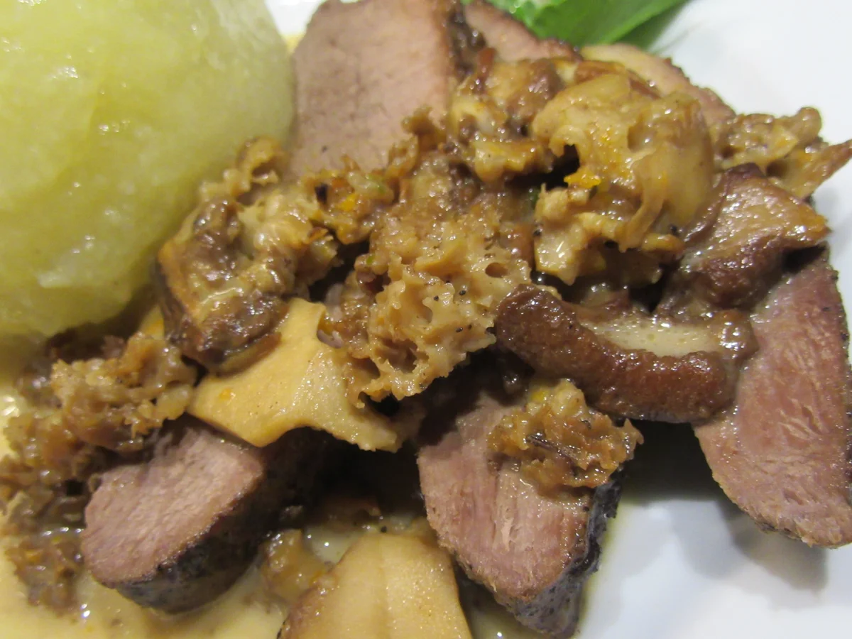 Wild: Wildschweinbraten in Waldpilz-Sahne - Rezept - Bild Nr. 3919